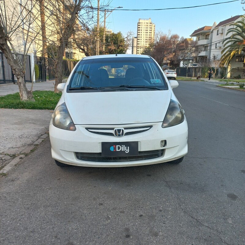 Honda Fit — foto 2 de 16