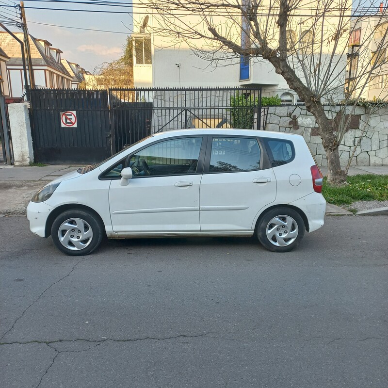 Honda Fit — foto 3 de 16