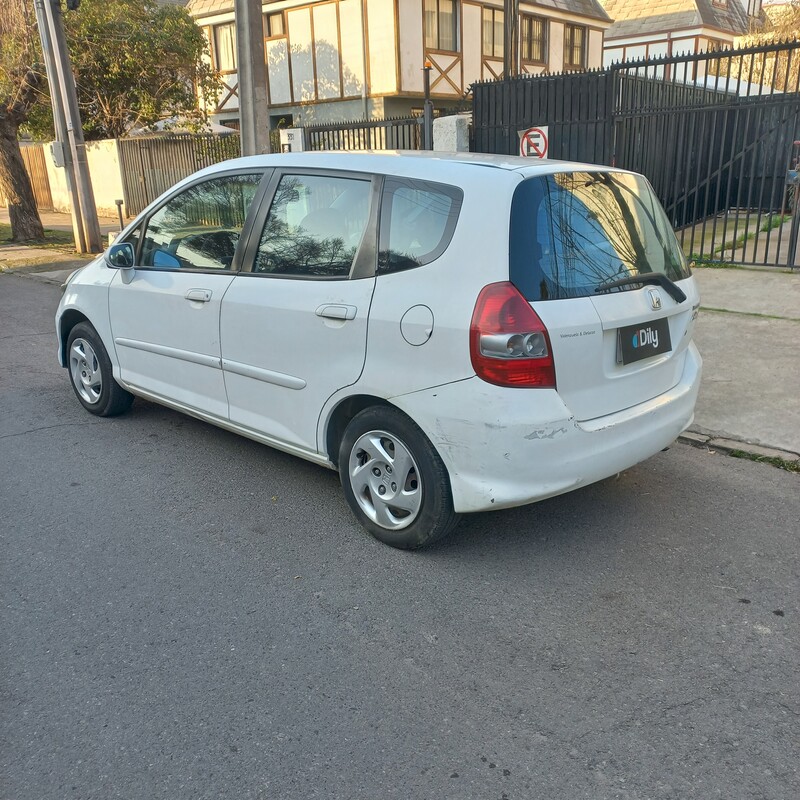 Honda Fit — foto 4 de 16