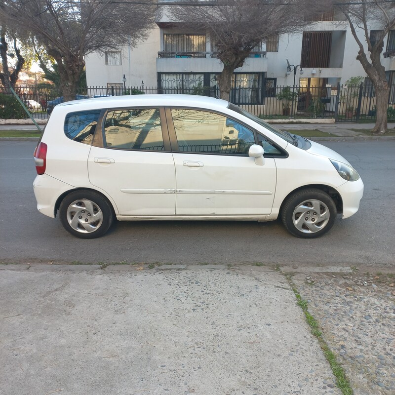 Honda Fit — foto 7 de 16