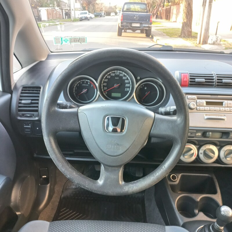 Honda Fit — foto 14 de 16