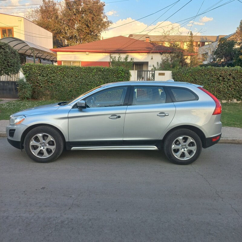 Volvo XC60 — foto 3 de 19