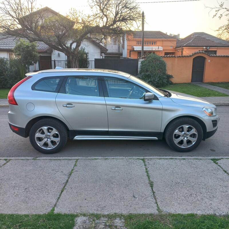 Volvo XC60 — foto 7 de 19