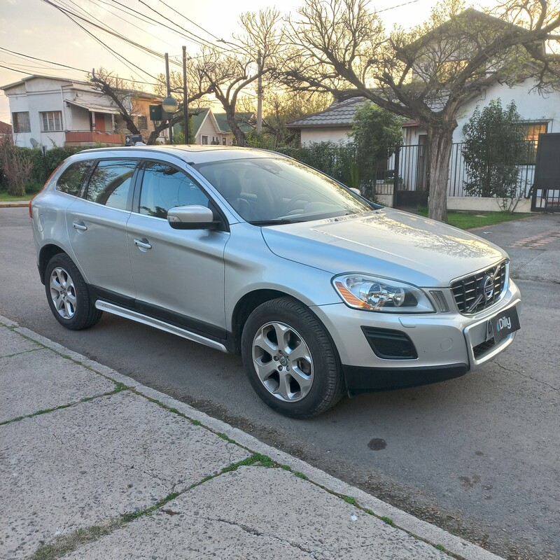 Volvo XC60 — foto 8 de 19
