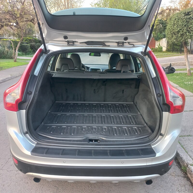 Volvo XC60 — foto 11 de 19