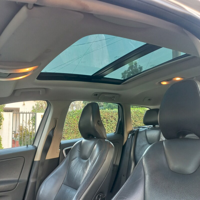 Volvo XC60 — foto 18 de 19