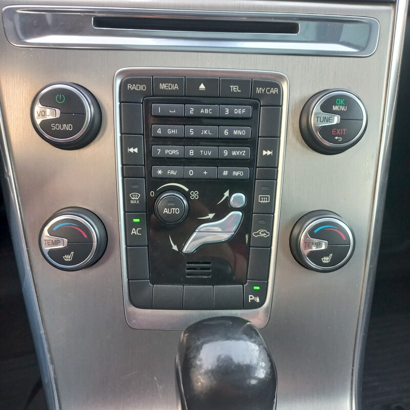 Volvo XC60 — foto 16 de 19