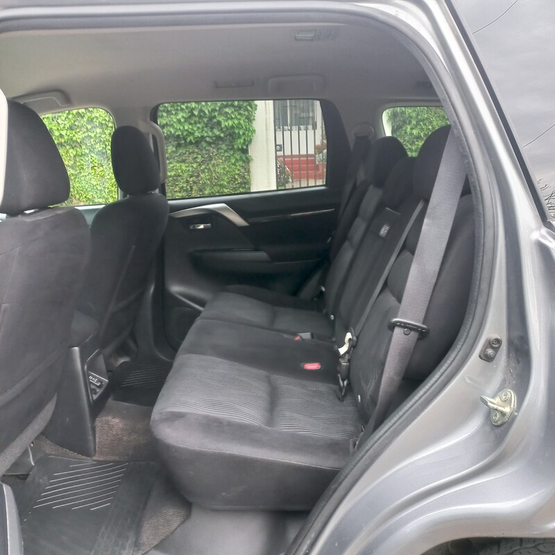Mitsubishi Montero Sport — foto 11 de 18