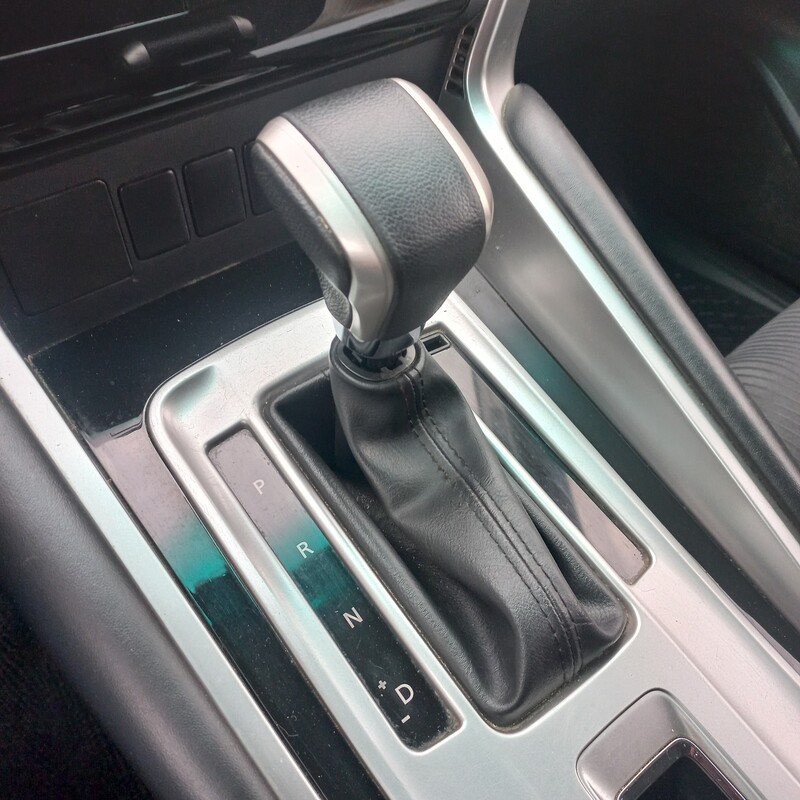 Mitsubishi Montero Sport — foto 18 de 18