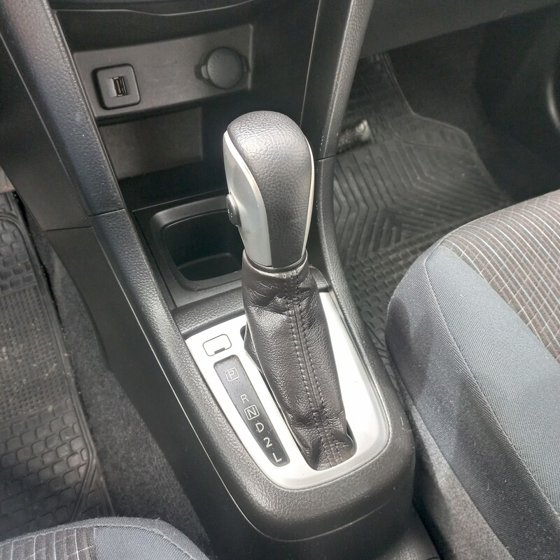Suzuki Swift — foto 16 de 17